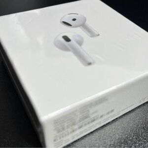 Apple AirPod 4 noise cancellation